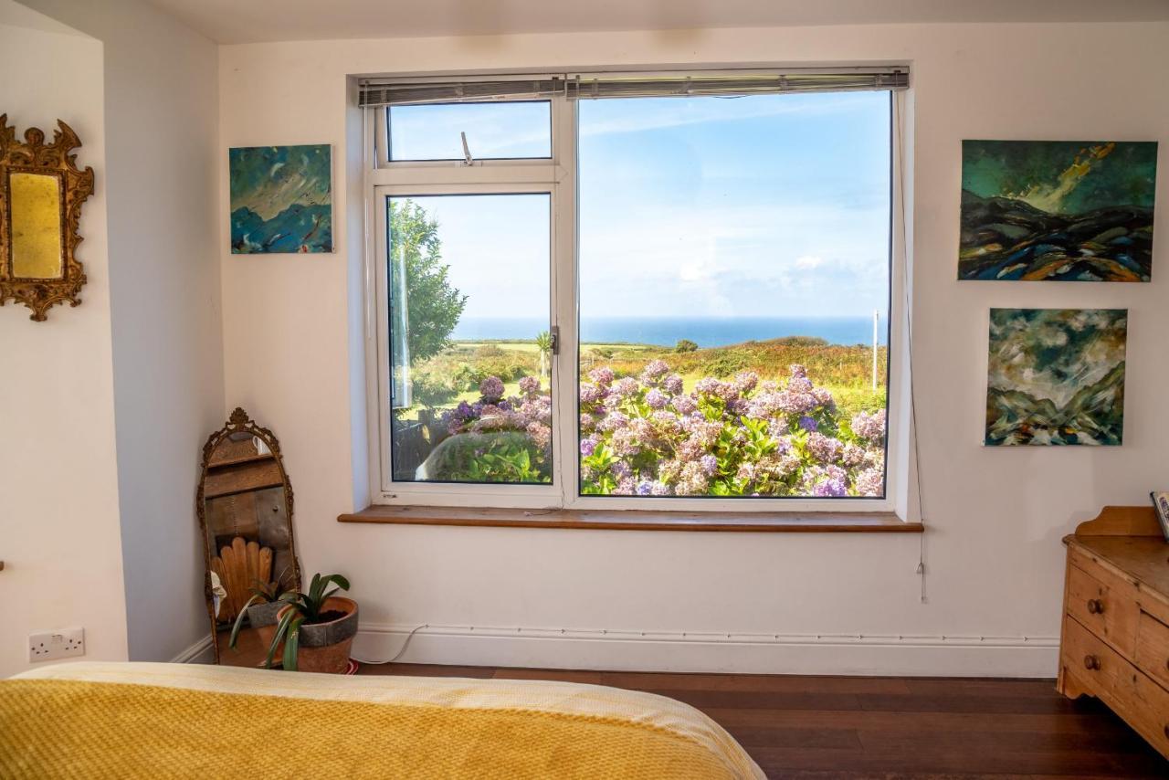 Finest Retreats - Western Watch - Sea Views, Pets Accepted, Sleeps 6 Lower Boscaswell エクステリア 写真