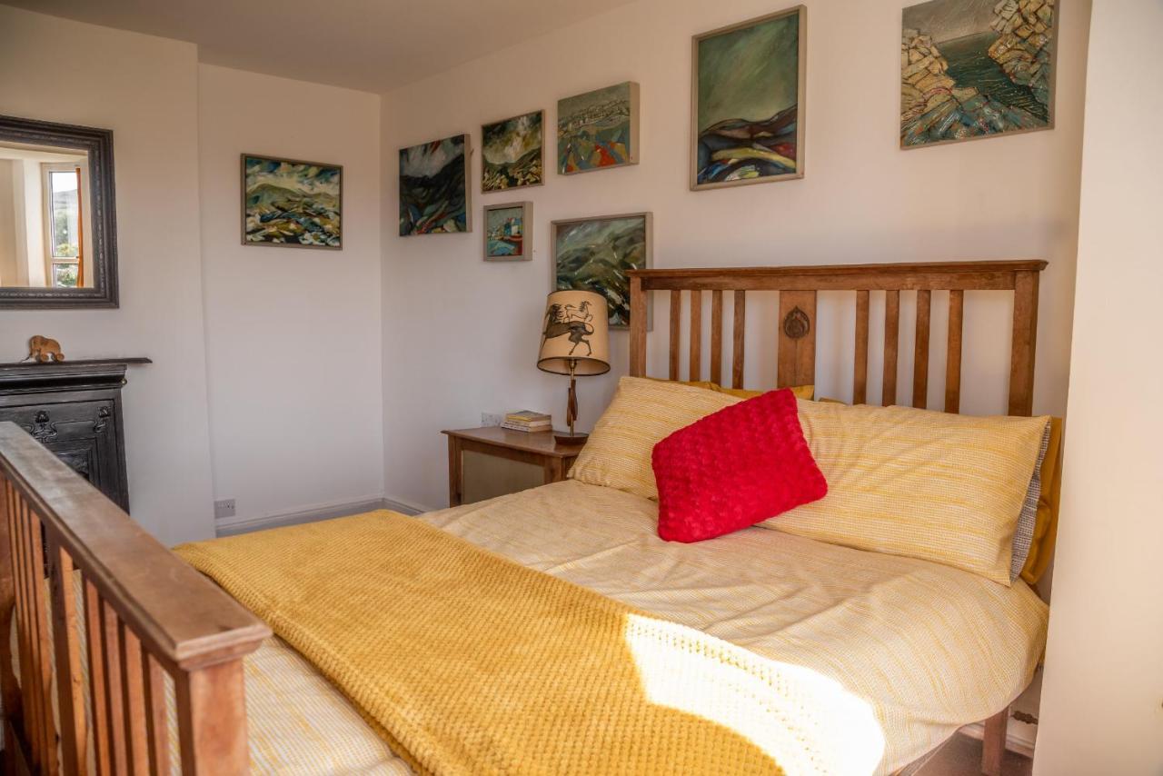 Finest Retreats - Western Watch - Sea Views, Pets Accepted, Sleeps 6 Lower Boscaswell エクステリア 写真